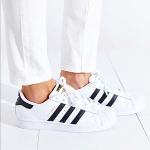 ADIDAS | Superstar black/white. Fits like an 8